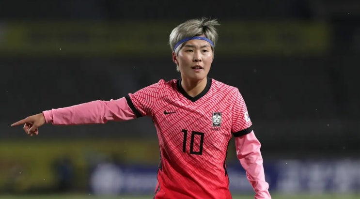 한국 여자 축구선수 <b>지소연</b>, 세계최강 미국 여자축구리그... 