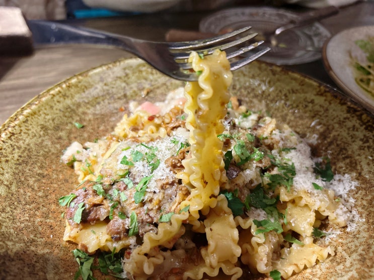  [울산 남구 달동 맛집] 너프 | 이베리코 산도, 배추샐러드, 비스큐 파스타, 본메로우 라구 파스타