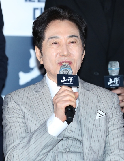 검찰 '<b>백윤식</b> 허위 고소 혐의' 전 <b>연인</b> 불구속 기소