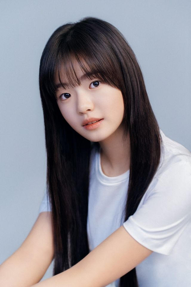 ‘킹덤’ 전지현 아역 김시아, <b>BH엔터</b>와 <b>전속계약</b> [공식]