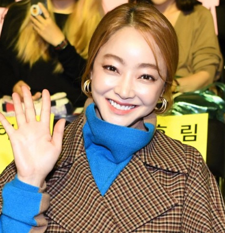 배우 <b>김수미</b>, 횡령혐의로 아들과 함께 피소! 며느리 집도 회삿돈으....