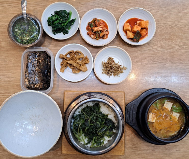  갓 지어 맛있는 잠실새내역 곤드레솥밥