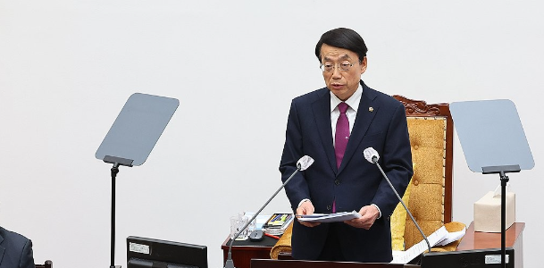 인천시의회 <b>의장</b> <b>불신임안</b> 논란: 5·18 민주화운동 폄훼... 