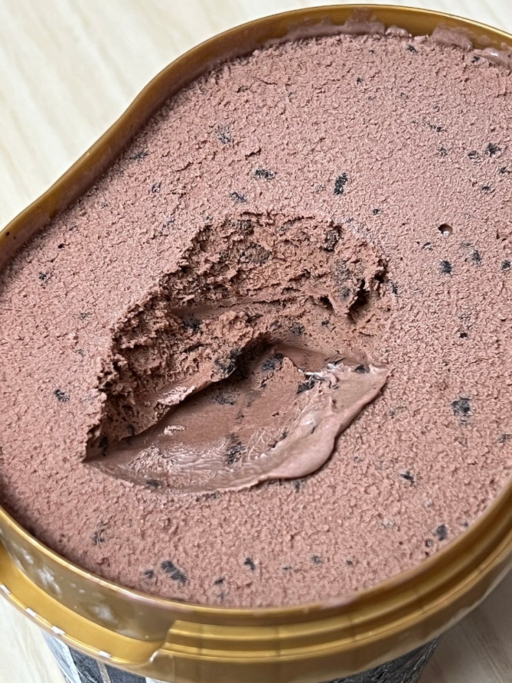  노브랜드 쿠키칩 초코칩 아이스크림 대왕칼로리 달콤하고 맛있네?
