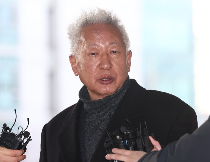 '위안부 매춘' <b>류석춘</b> 前 <b>교수</b> 무죄…정의연 "반역사적 판결"