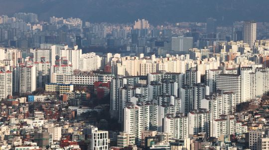 인구 줄지만 여전히 집 부족한 서울…주택보급률 3년 연속 하락해 13년만에 최저