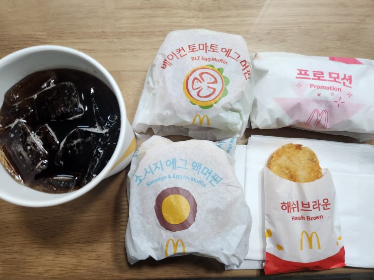  [맥도날드 목동 24시] 2차 맥머핀세트 구입 후기 24시간영업 맥도날드영업시간 소시지에그맥머핀세트 베이컨토마토에그맥머핀 토마토치킨스낵랩 해쉬브라운