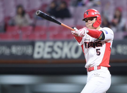 풀타임 김도영, 176안타 81<b>타점</b> 43도루… 20-20클럽도