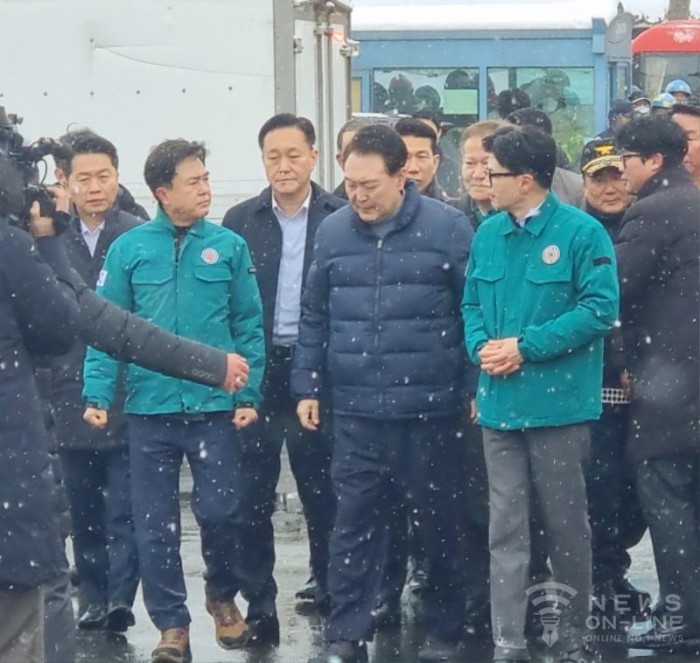 김태흠 지사, 윤석열 대통령에 ‘<b>서천특화시장</b> 신축 <b>지원</b>’ 건의
