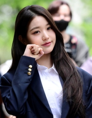 아이브 <b>장원영</b> 국적 언니 나이... 함께 <b>탈덕수용소</b>에 <b>집행정지</b>... 