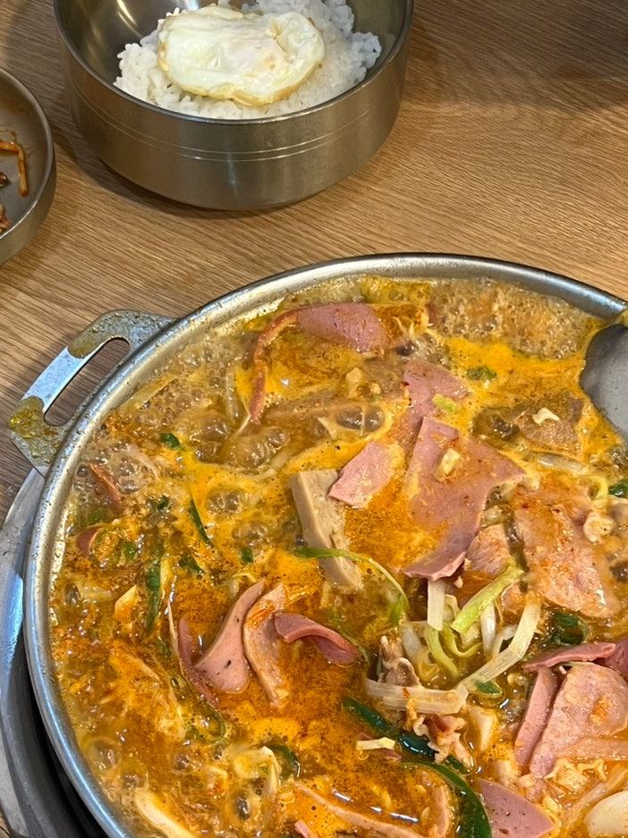  신중동 부대찌개 햄 잔뜩 부대전골이 맛있는 부대옥 중동점