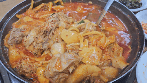  파주 능골매운탕 닭도리탕 전화예약 수제비 추가 필수