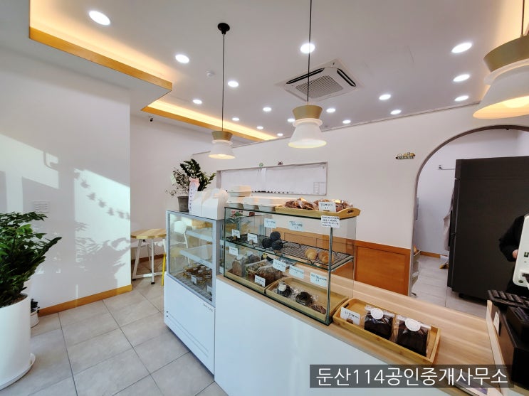  대전 둔산동 인테리어 완비된 아파트 단지내 상가임대 (매물번호 20240125)