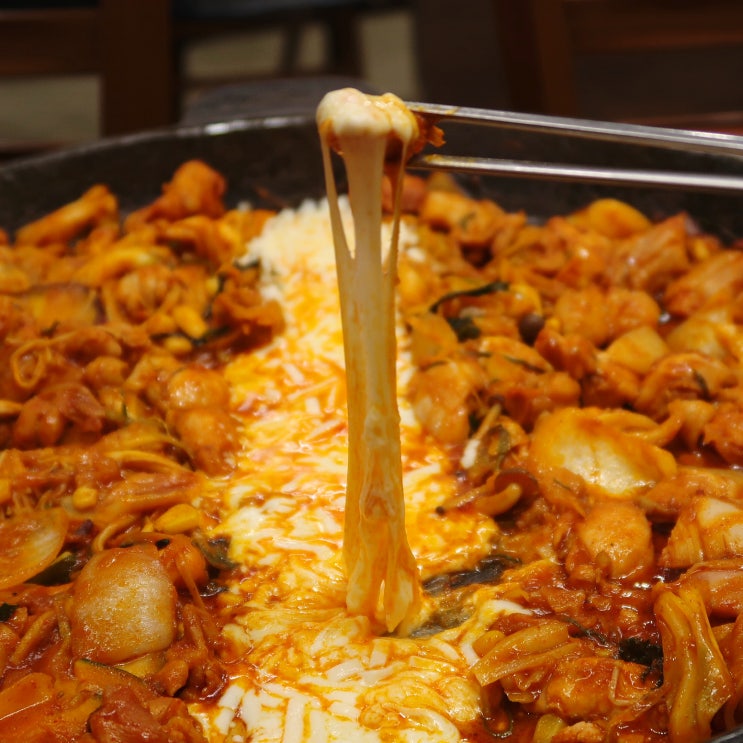  광주 용봉동 마녀의닭갈비 푸짐한 전철우 맛집