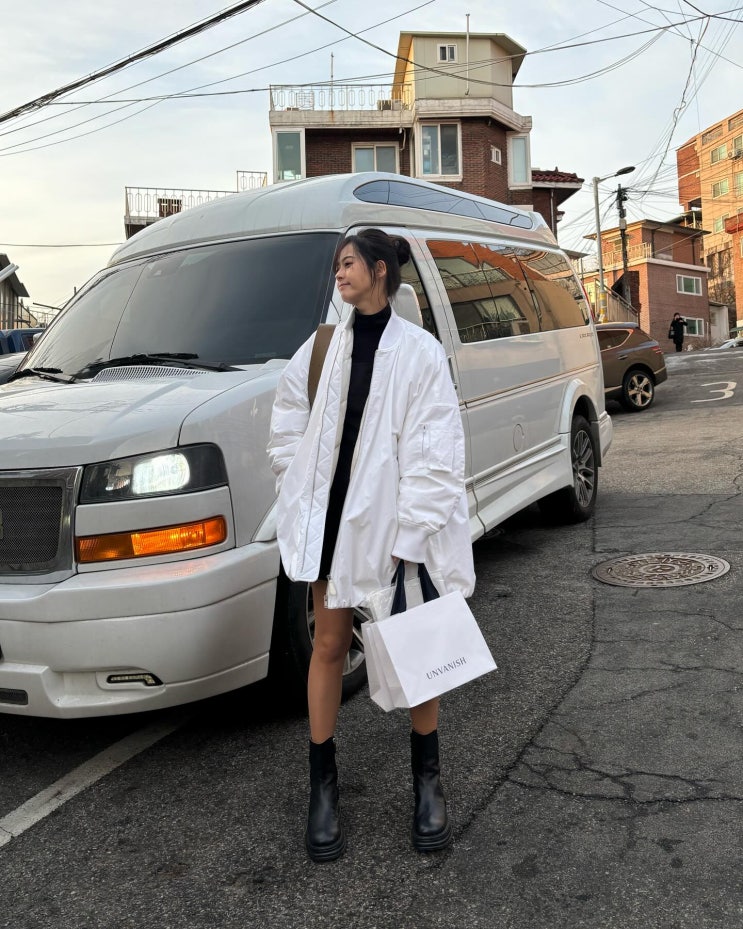 고아라가 입은 질샌더 화이트 여자 패딩 다운 자켓 너무 예쁜데? 고아라가 입은 질샌더 화이트 여자 패딩 다운 자켓 너무 예쁜데?