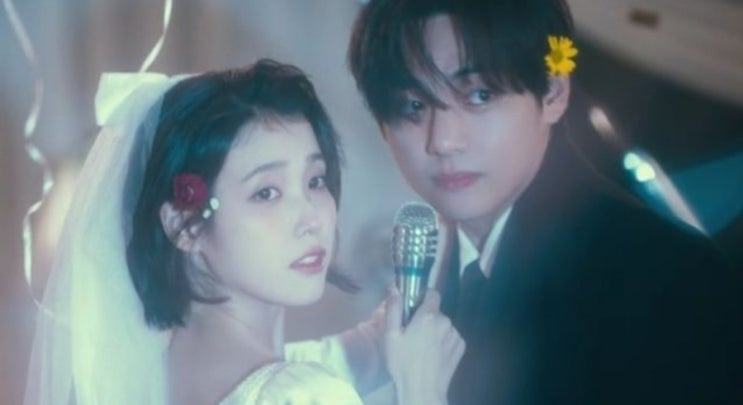 <연예가핫이슈> "더 사랑히 내게 입맞춰" 아이유뷔의 사랑, 폐허 속 '러브 윈스 올' <연예가핫이슈> "더 사랑히 내게 입맞춰" 아이유뷔의 사랑, 폐허 속 '러브 윈스 올'