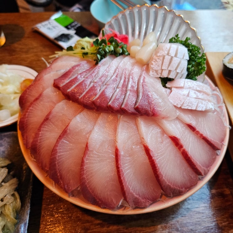  [부산 수영구] 광안리 내돈내산 방어 찐 맛집 "럭키상회" (feat. 후토마키)