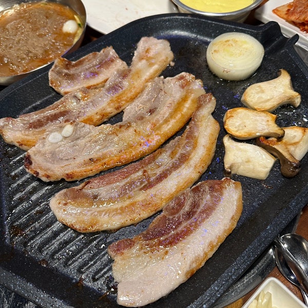  전주 송천동 돼지고기 전문점 삼겹살이 맛있는 꿀순이&꿀돌이