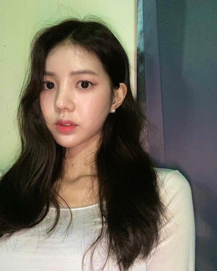 '나는 솔로' 18기 옥순, 속물 빌런이었네...영식 연봉 따지며 "남자로 안 느껴진다" '나는 솔로' 18기 옥순, 속물 빌런이었네...영식 연봉 따지며 "남자로 안 느껴진다"