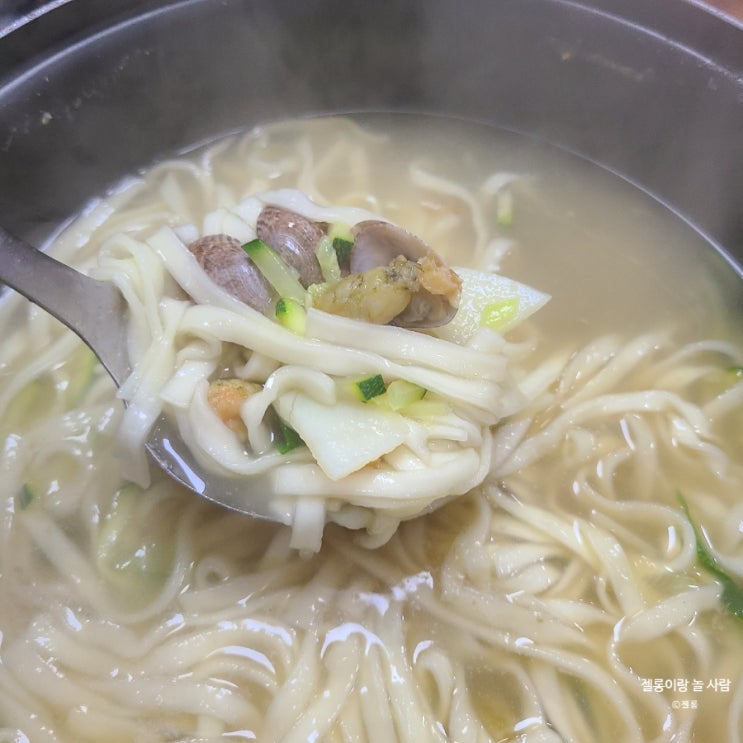  태안로컬맛집 대박해물칼국수 내돈내산-왕만두가 특히 맛있는 칼국수집 보리밥은 덤!