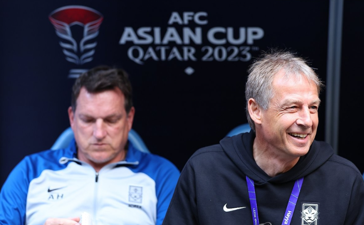 <b>감독</b> (클린스만 <b>감독</b>, 웃어?, 흥미진진한 <b>경기</b> 발언)