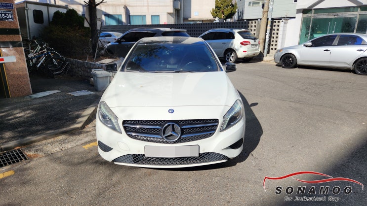  벤츠A200 4500AB 모니터 재부팅으로 사용할수 없음 보드 수리