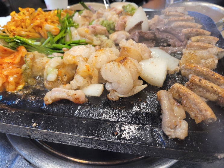  나혜석거리 맛집 인계동 고기집 구들짱황소곱창 모듬 곱창,막창,대창