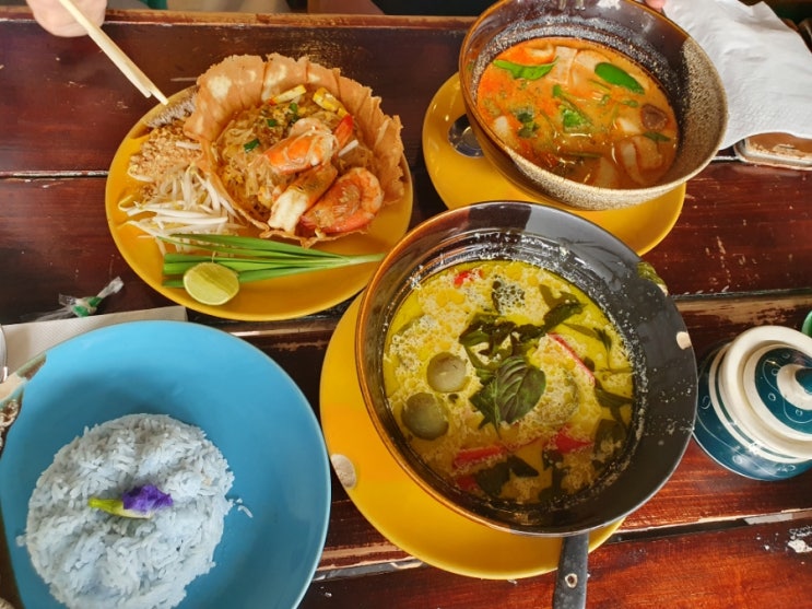  방콕 왕궁 맛집 팟타이 끄라통 텅 현지인 추천