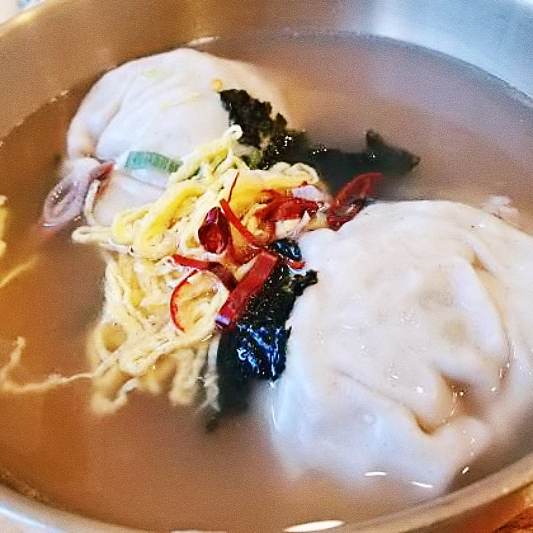  최고의 마포 애오개 밀밭정원 만두전골 맛집과 손국시 생두부 맛집 소개! [생방송오늘저녁 1월26일]