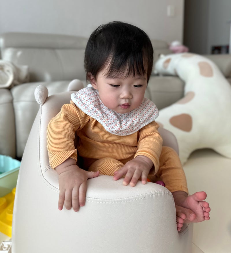일룸 아기소파 아코소파 돌아기 선물로 받았어요! 아기가 좋아하는 소파