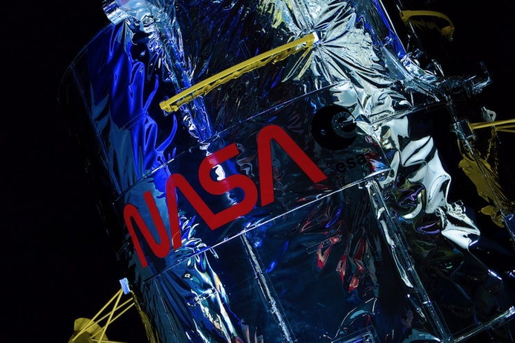 [영어뉴스기사] NASA 허블 망원경, 작은 외계 행성에서 물 증기 발견하다!