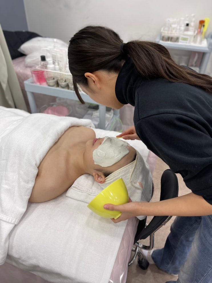  피부미용학원 자격증 취득까지 비용 및 기간 정리