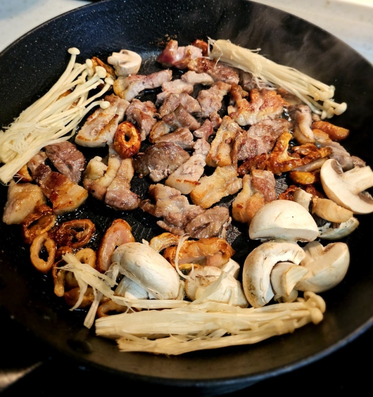  급하게 차려본 저녁 벌집삼겹살 + 돼지막창