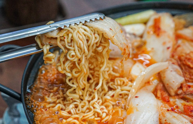 목동 맛집 오가네돼지국밥 목동법원점 돼지국밥과 김치전골
