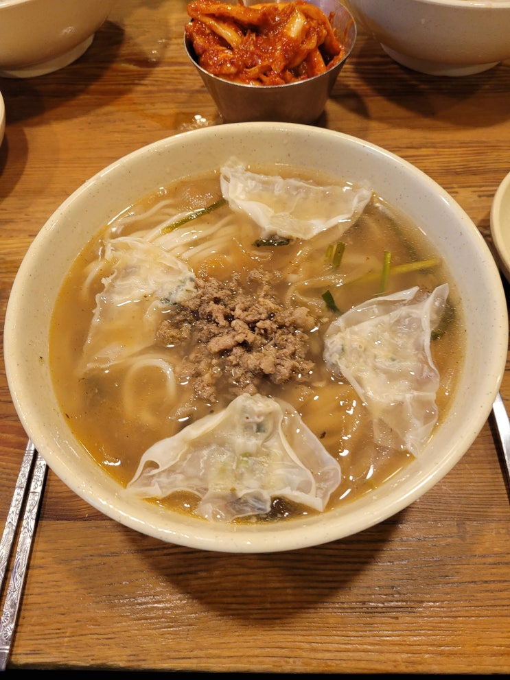  칼국수 최고 맛집 명동교자 (국수사리 공기밥 제공)