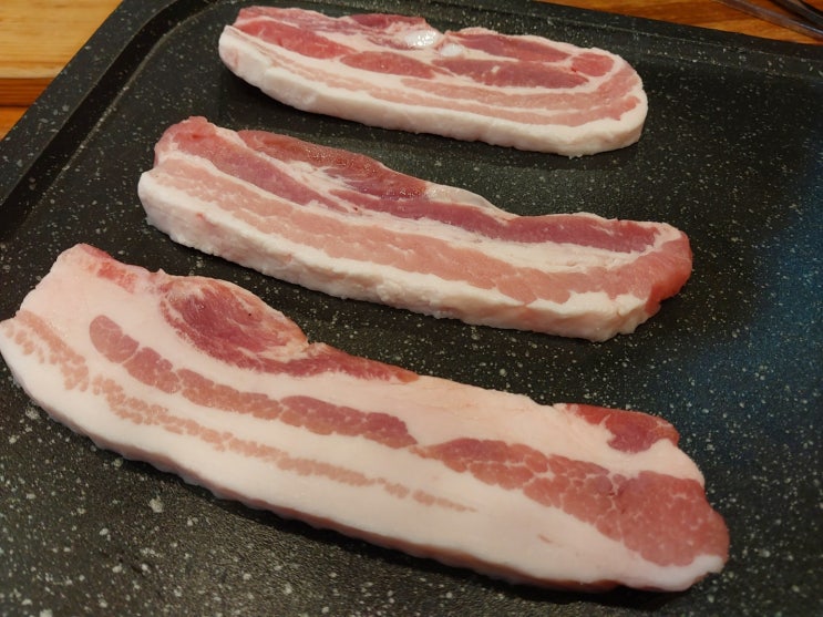  20240125 만년동 맛집 '불돈생돈 만년점' / 편하게 먹으러 가는 동네 고깃집 느낌의 삼겹살 후기
