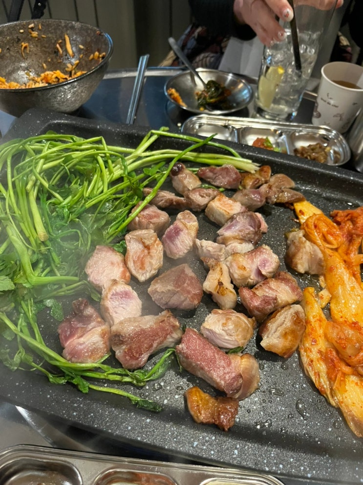  마포역 맛집 김숙성 마포역점 서울 미나리 돼지고기 구워주는 고기집