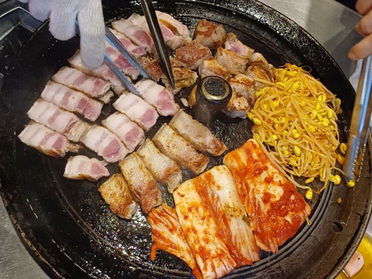 대구 종로 맛집 '목구멍 대구종로점' :: 반월당 솥뚜껑 삼겹살