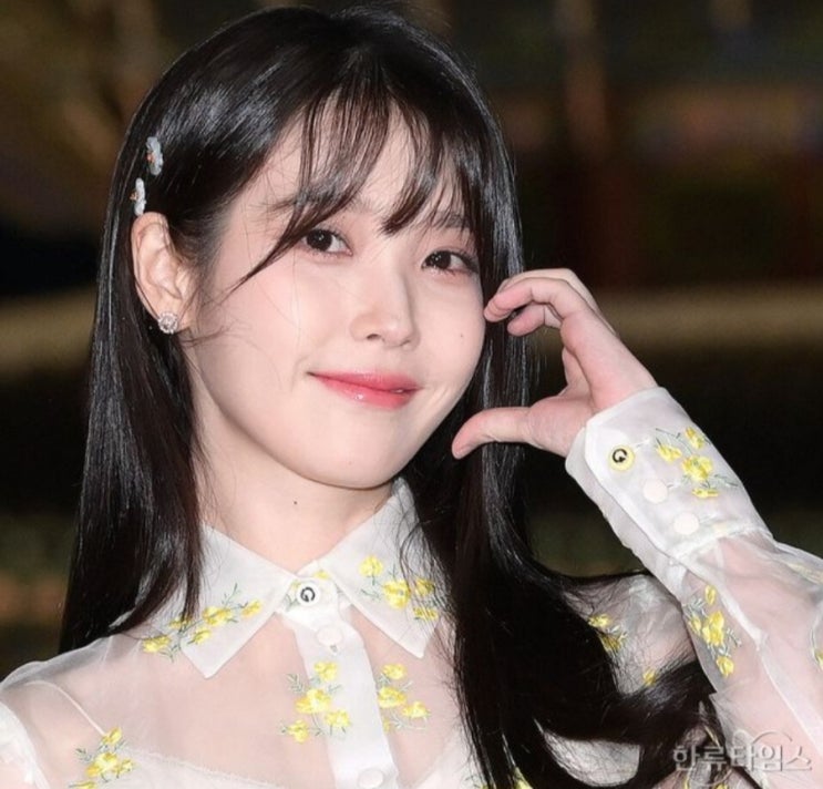 <연예가핫이슈> 아이유 신곡 '러브 윈스 올' 전 세계 휩쓸었다...23개국 1위 <연예가핫이슈> 아이유 신곡 '러브 윈스 올' 전 세계 휩쓸었다...23개국 1위