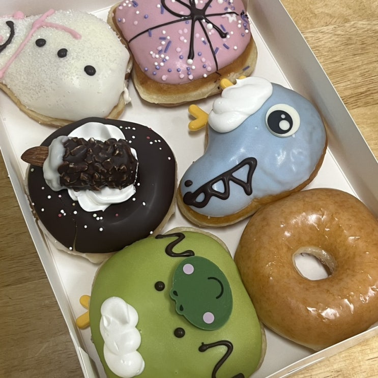  [크리스피크림 도넛 KrispyKream] 저는 용띠니까 2024 용띠 해 에디션을 안 먹을 수 없었습니다  | #크리스피크림 #용띠해에디션 #크리스피크림에디션