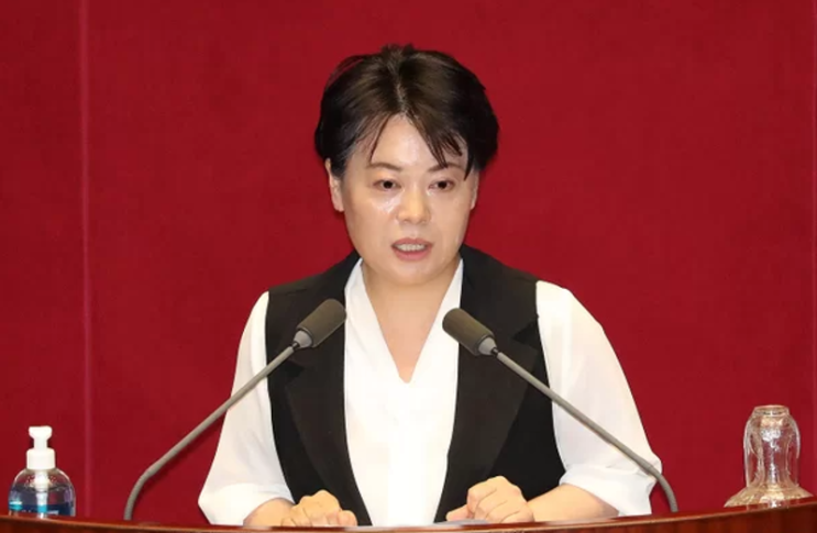 '경제통' <b>윤희숙</b>, 서울 중·<b>성동갑</b> 출마, <b>임종석</b>과 빅매치 성사될까