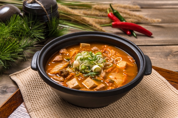  “김치찌개 끓이신 분” 아파트서 ‘층간 냄새’로 쪽지 받은 사연