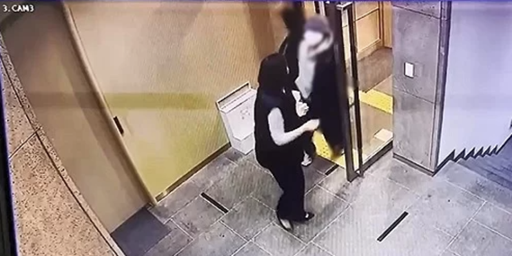 <b>경찰</b>, '<b>배현진</b> 피습' <b>중학생</b> 불구속 수사, 공범·배후 여부... 