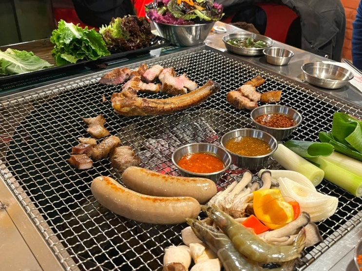  신논현역 고기 맛집 추천 빨간의자집