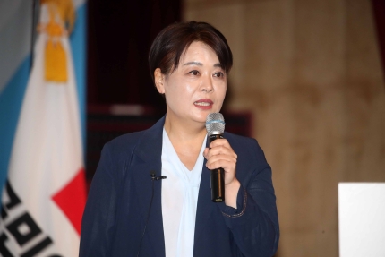 與 <b>윤희숙</b>, 서울 중·<b>성동갑</b> 출마 선언….<b>임종석</b>과 대결... 