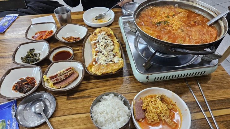 제주항 근처 맛집 추천 뽀글뽀글찌개 현지인 김치찌개