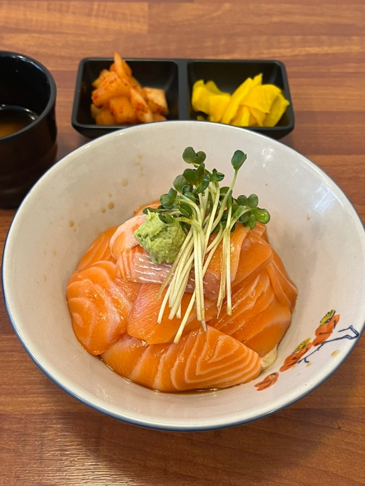  수원 경희대맛집 호식당 영통 연어덮밥 크림우동 혼밥후기