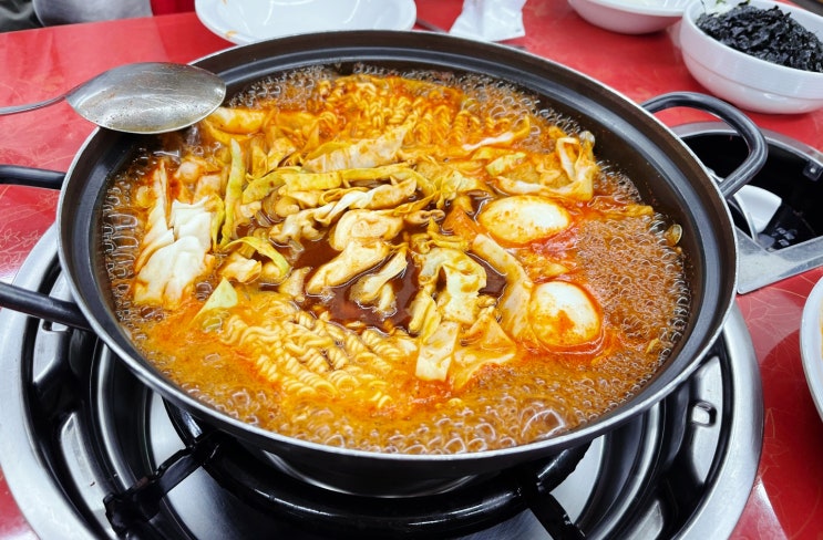  애플하우스 : 즉떡+무침군만두 먹으러 또 갈듯 (이수역맛집)