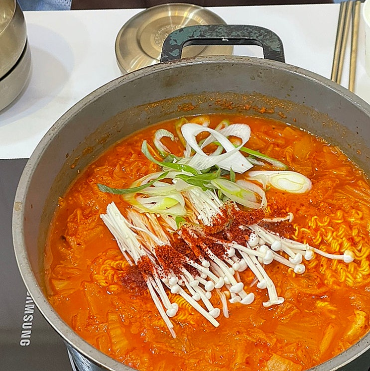  창원 시티세븐 밥집 직장인 점심 추천:청송김치찌개 시티세븐점