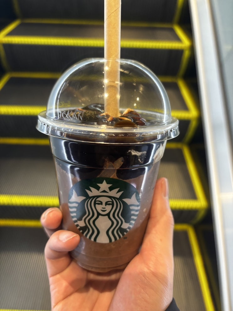  오페라 / 화이트 오페라 프라푸치노 オペラ フラペチーノ / ホワイト オペラ フラペチーノ (1월 일본 스타벅스 한정메뉴)